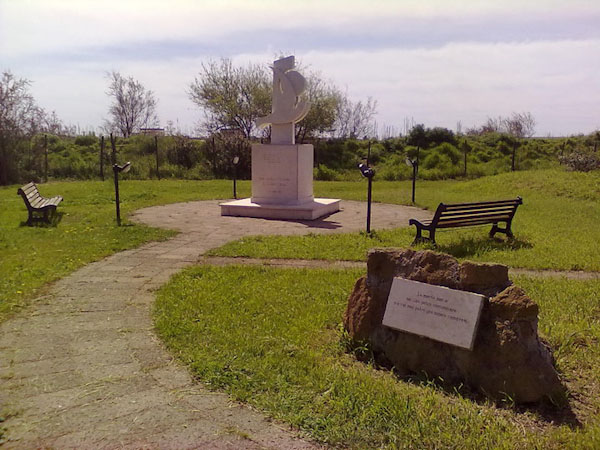 Il monumento a Pasolini oggi