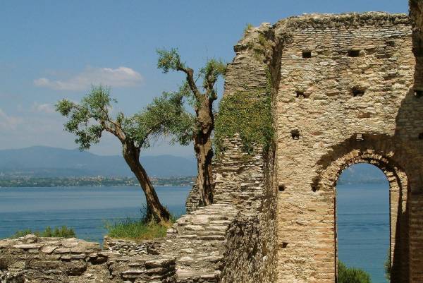 Foto: L'eco di Catullo sullo specchio del Lago di Garda
