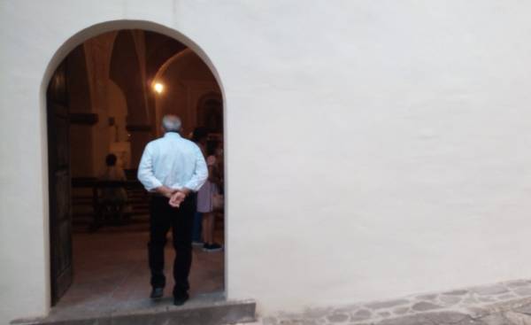 Video: Il canto Sacro di Galte nelle chiese di Galtellì. Ecresias - Concerto itinerante