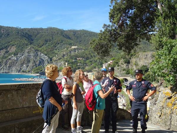 Foto:  VII° Giornata Europea de I Parchi Letterari. Con Montale e il Reparto Carabinieri del Parco 5Terre